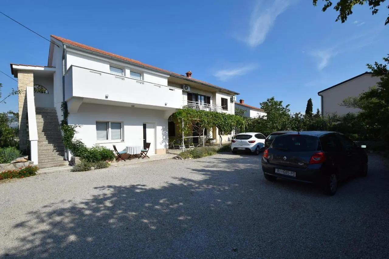 Apartments Blazevic Omišalj 3*,  Croácia