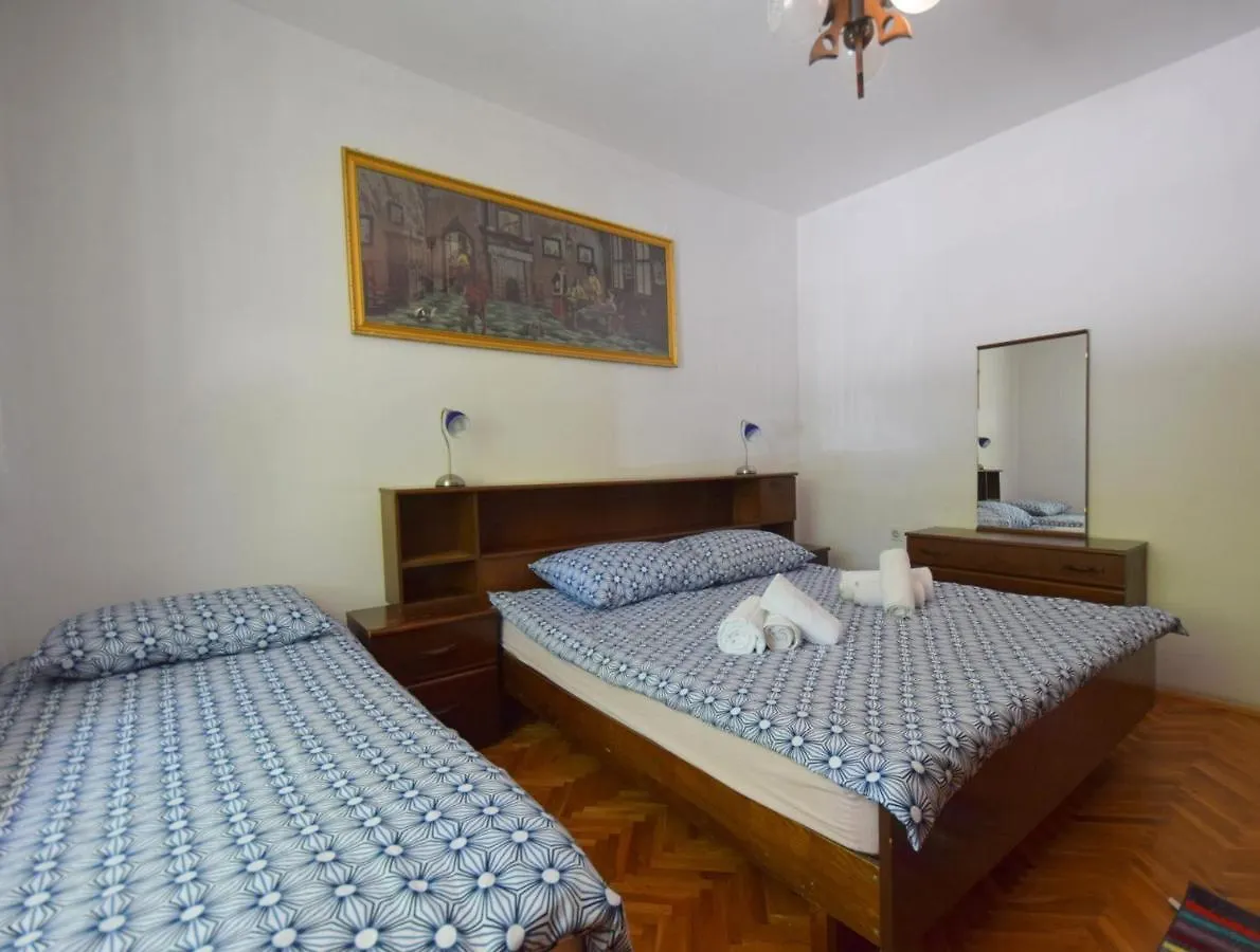 Apartments Blazevic Omišalj 3*,